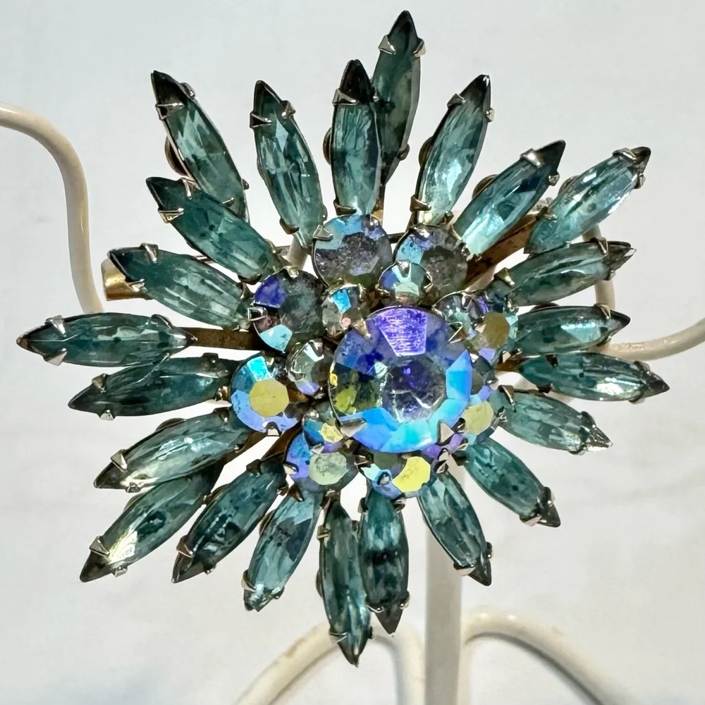 Vintage Unsigned Aqua Blue AB Crystal Navette Starburst Flower Brooch Pin - Picture 6 of 11